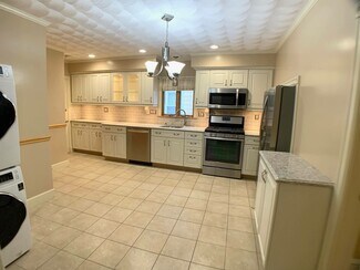 182 Cedar St Unit 1, Somerville, MA 02145