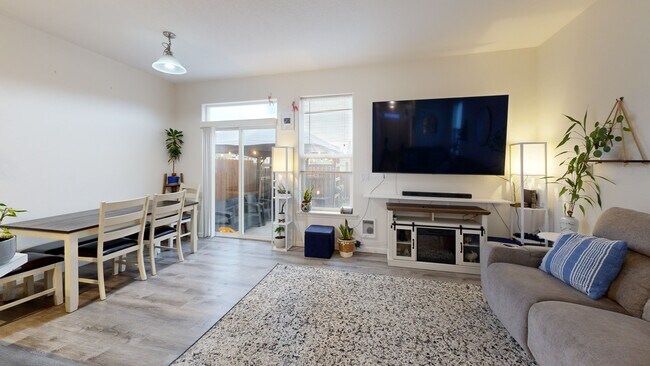 162 Fenton Ave unit C, Molalla, OR 97038 - photo 2