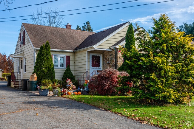 This home has some really appealing landscaping features in Washington, NJ.