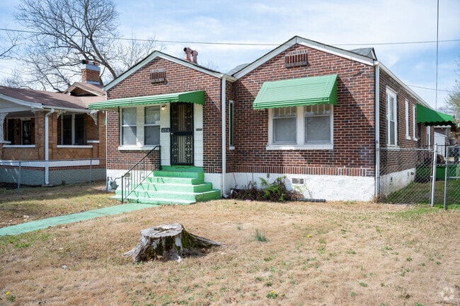 Some subdivisions have smaller, cozier homes in Birmingham's Graymont neighborhood.