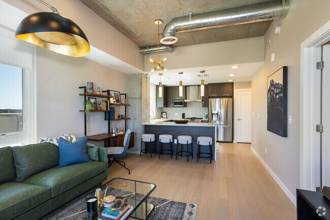 1BR, 1BA - 705SF - Living Room / Kitchen
