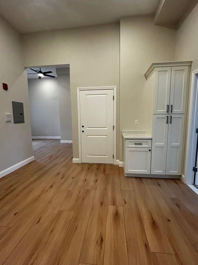 246 Front St unit 3, Lincoln, RI 02865 - photo 5