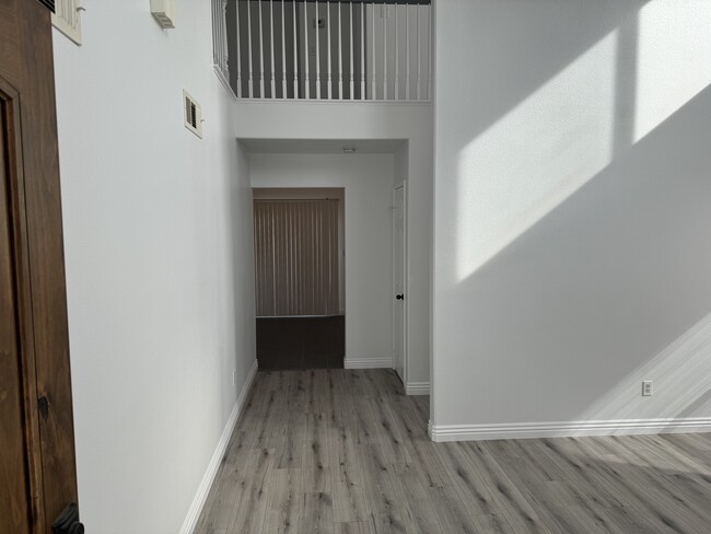 1711 E 68th St, Long Beach, CA 90805 - photo 2