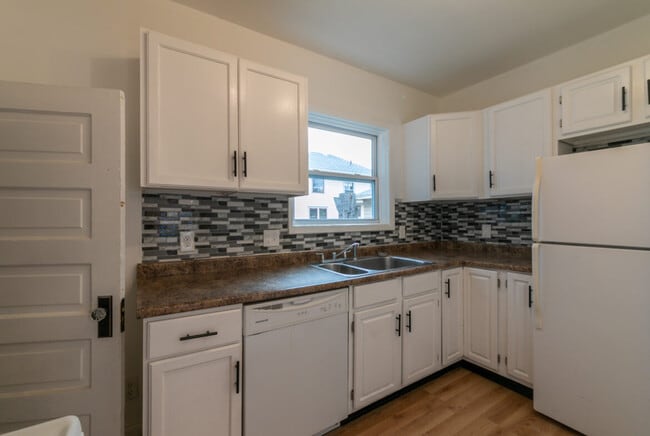 418 W Saginaw St, Lansing, MI 48933 - photo 5