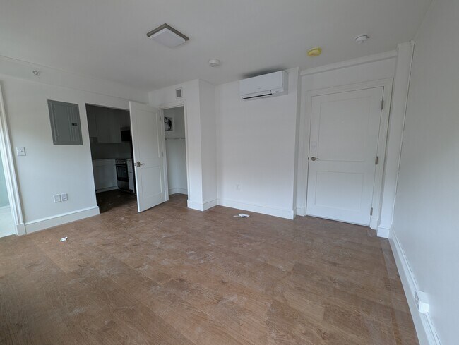 1642 Massachusetts Ave unit A, Cambridge, MA 02138 - photo 6