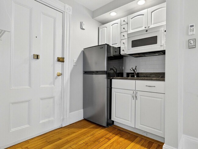267 Newbury St unit 42, Boston, MA 02116 - photo 3