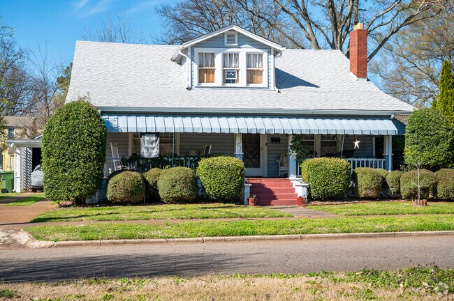 Huntsville's 5 Points East Neighborhood has homes with wide front porches.