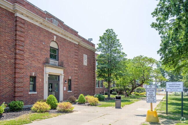 Campbell County Middle School is a public school for grades 6-8.