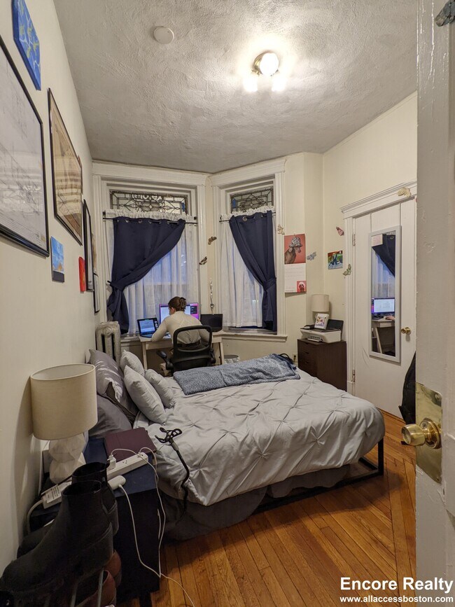 204 Hemenway St unit 1, Boston, MA 02115 - photo 7