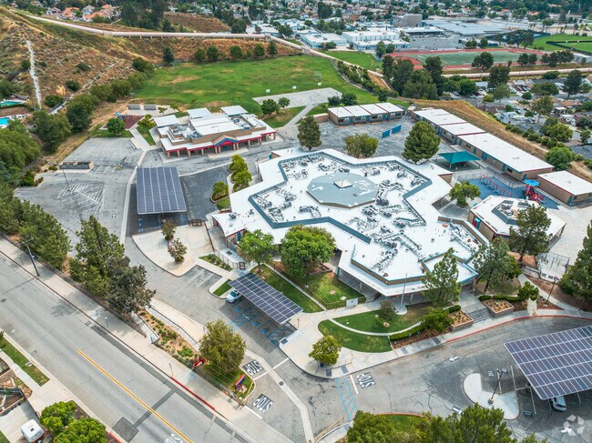 An aerial of Highlands Elementary School in Santa Clarita, CA.