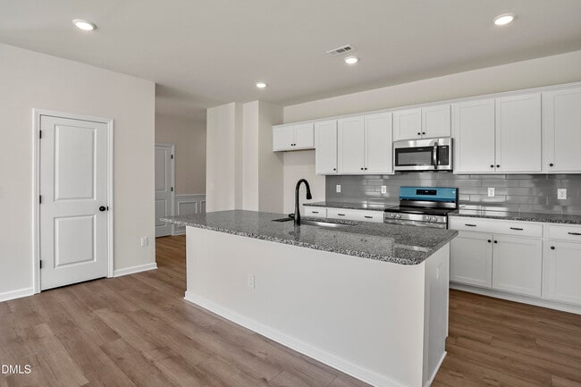 320 Ambassador Dr, Clayton, NC 27520 - photo 6