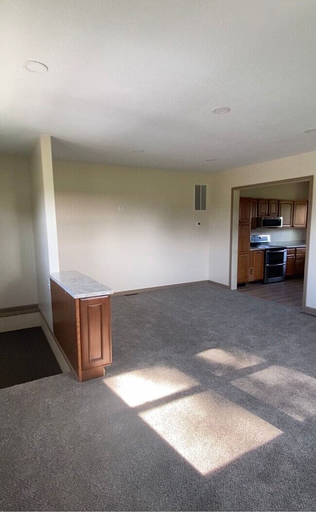 105 Wapak St unit Suite 2, Wapakoneta, OH 45895 - photo 5