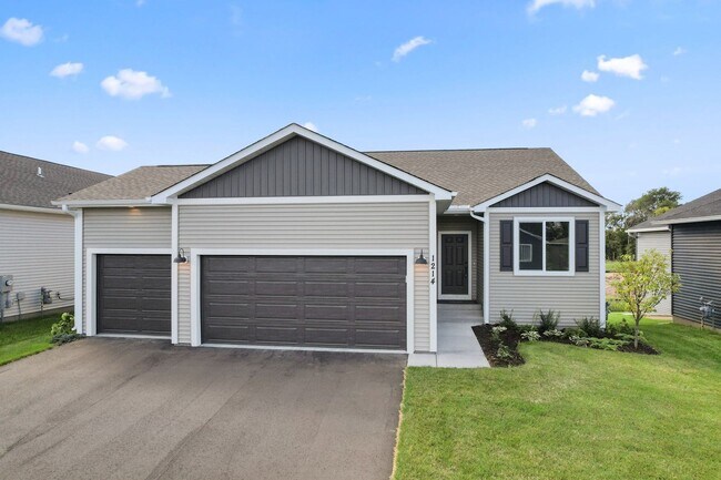 1214 Compton Ave, River Falls, WI 54022 - photo 5