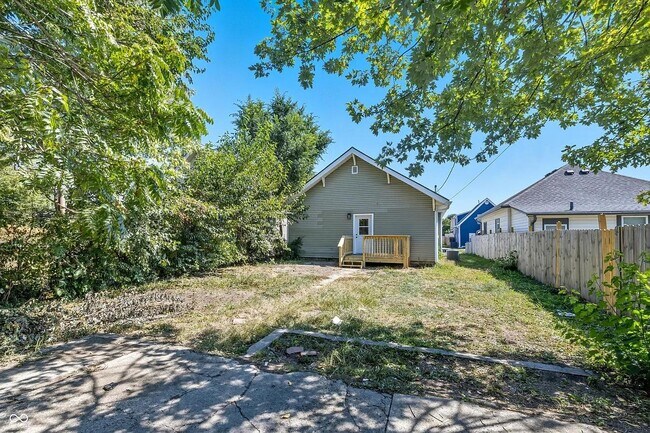 1218 N Ewing St, Indianapolis, IN 46201 - photo 7