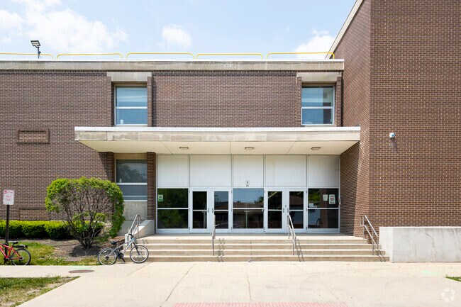 Stone Park kids can attend the near by and well ranked Northlake Middle School.