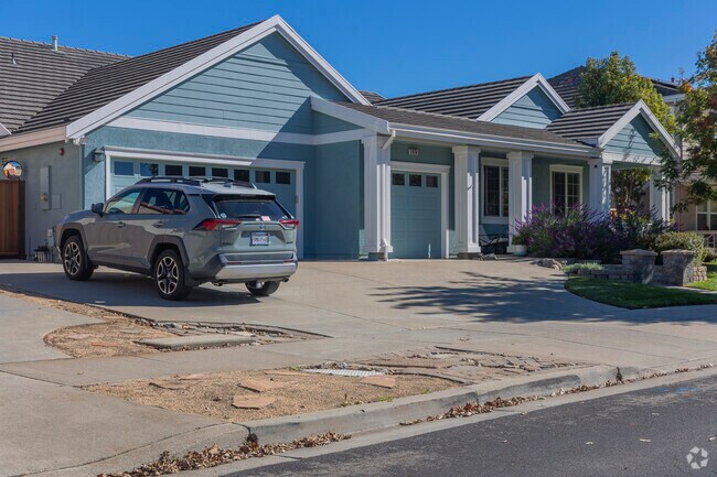 Kristopher Ranch has some great examples of craftsman ranch architecture.