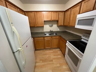 1840 Axtell Dr Unit 4, Troy, MI 48084