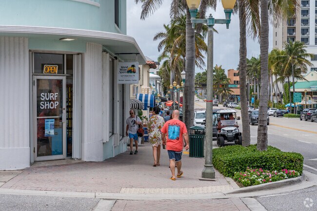 The Hamlet residents are just minutes from the beaches of Delray Beach.