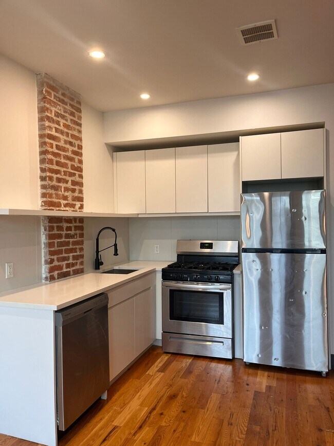 568 Communipaw Ave Unit 206, Jersey City, NJ 07304