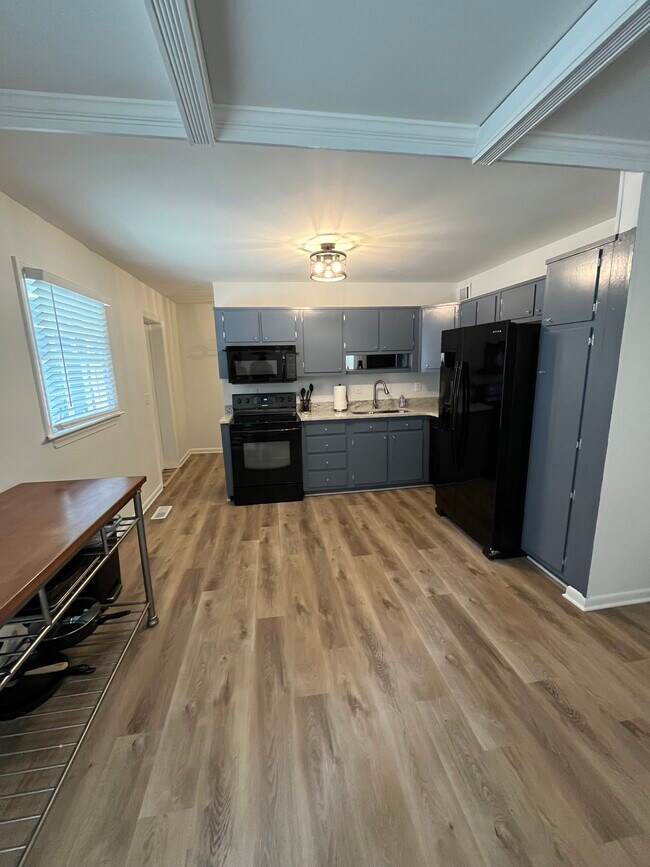 2530 Rolling View Dr SE unit D, Smyrna, GA 30080 - photo 7