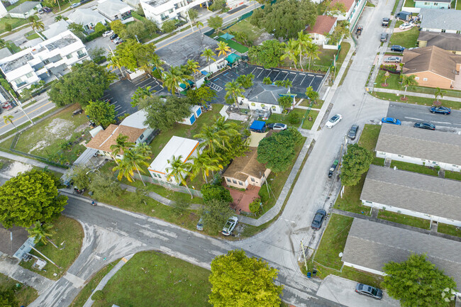 In South Broward's Haven, Wisdom Blooms, Nurturing Young Minds with Care.