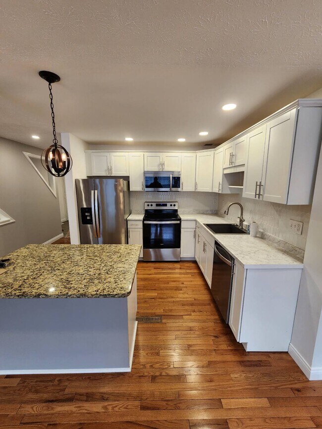 10555 Montgomery Rd unit 44, Montgomery, OH 45242 - photo 4