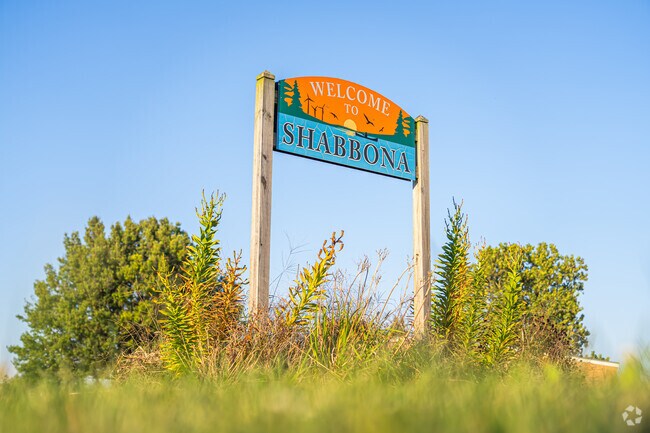 Shabbona has a population of 863.