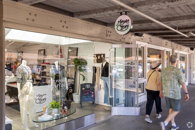 Community Center shoppers have access to nearby upscale stores.