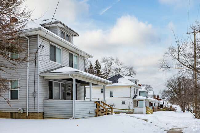 Foursquares and bungalows are common styles seen throughout University Avenue Neighborhood.