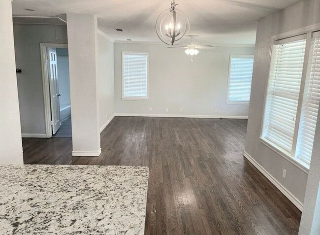 5617 Birchman Ave, Fort Worth, TX 76107 - photo 4