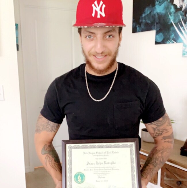 Agent Photo
