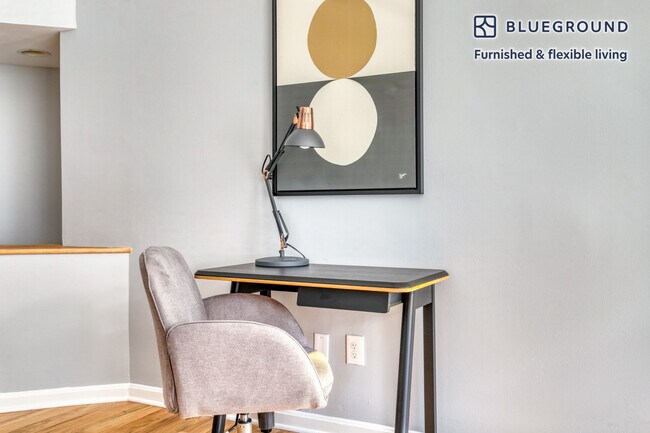 2107 O St NW unit FL1-ID340, Washington, DC 20037 - photo 4