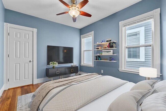 11 Woodlawn St unit 1, Jamaica Plain, MA 02130 - photo 5