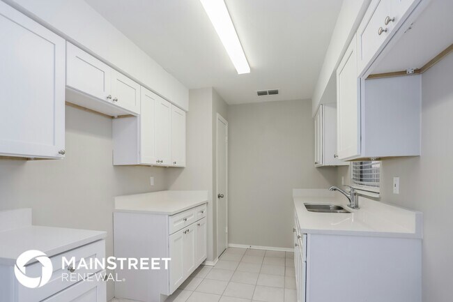 834 Cinnamon Dr, Winter Haven, FL 33880 - photo 4