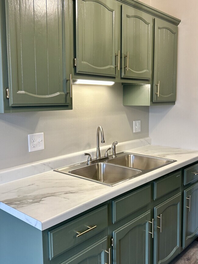 2125 Camelot Court, Appleton, WI 54915 - photo 4