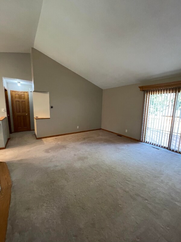 6407 Carpenter Ave, Windsor Heights, IA 50324 - photo 5