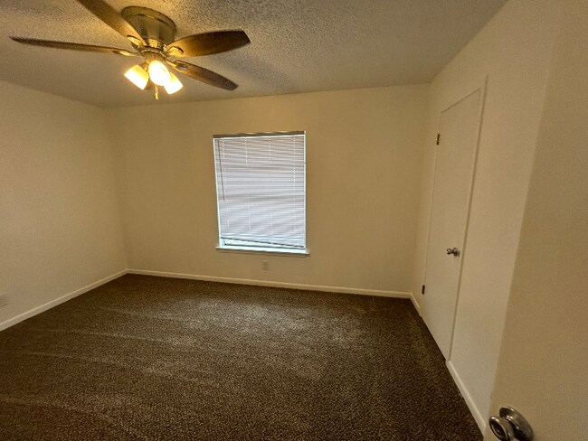1702 Kirk Ave unit 203, Killeen, TX 76543 - photo 4