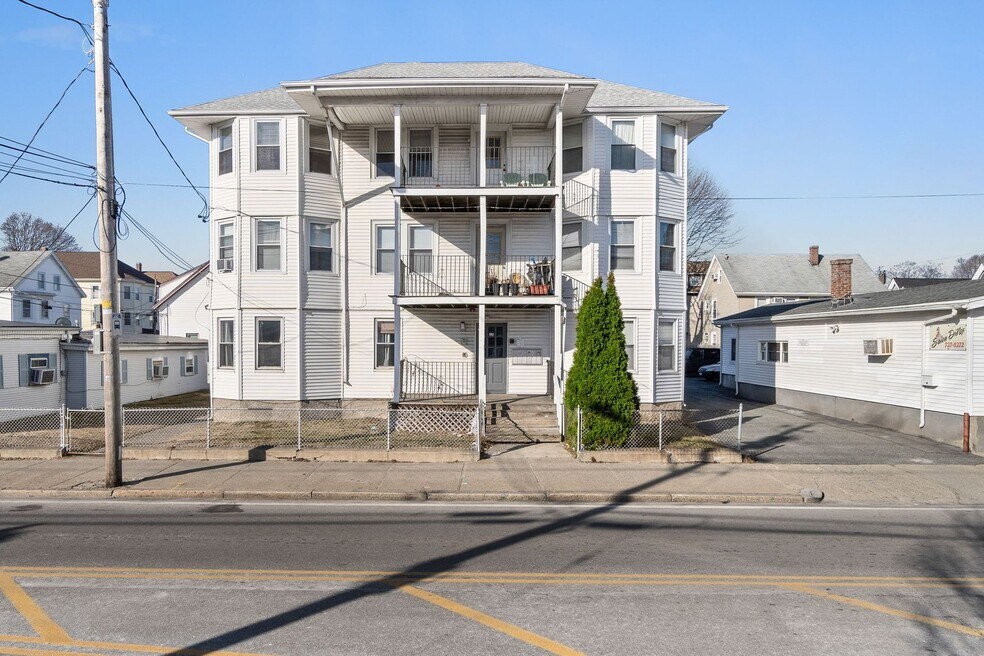 508 Lonsdale Ave unit 3R, Pawtucket, RI 02860 - photo 1