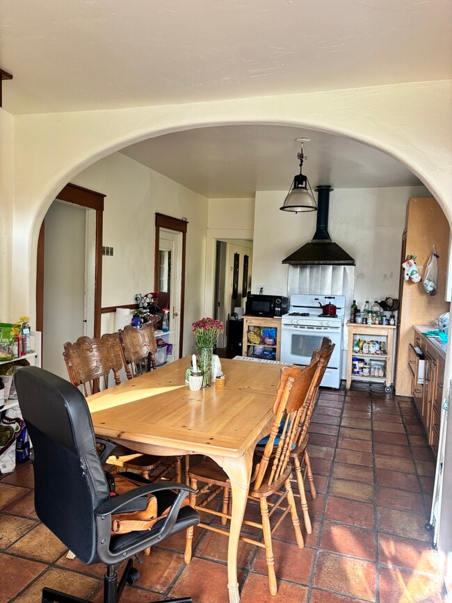 2126 Blake St unit A, Berkeley, CA 94704 - photo 7