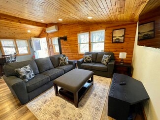 2154 Twin Springs Rd Unit Twin Springs Apartment, Decorah, IA 52101