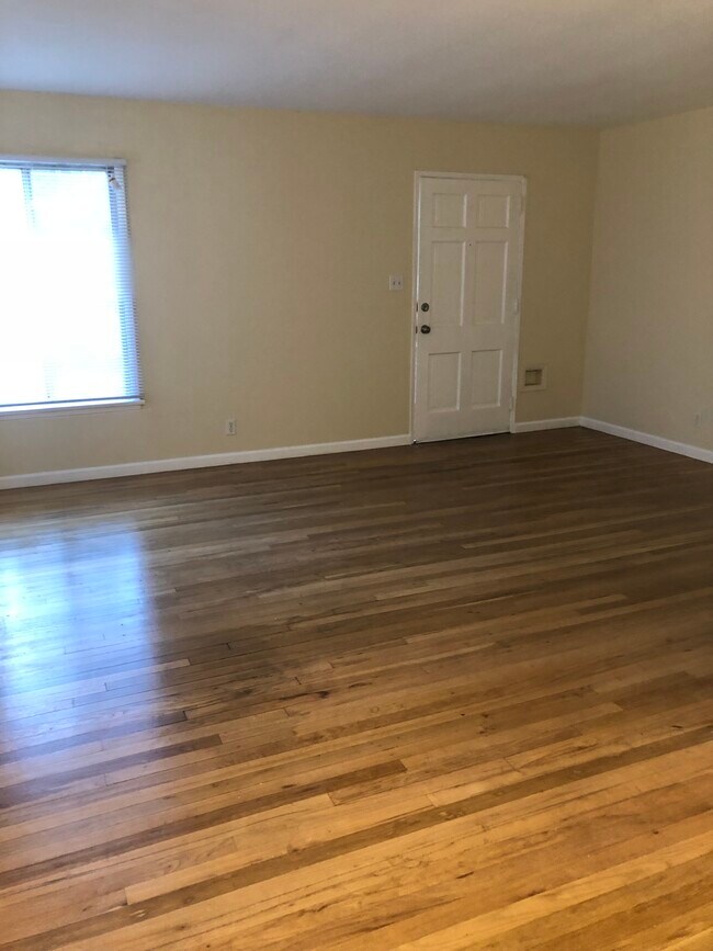 607 N Rosemary Ln, Burbank, CA 91505