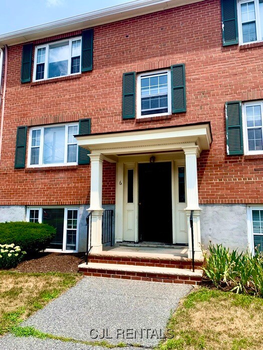 6 Harris Cir unit 3, Arlington, MA 02474 - photo 7