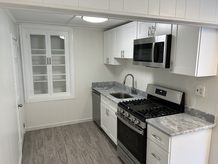 All-New Eat-in-Kitchen/Dining Area