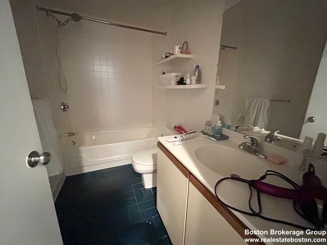 73 Gainsborough St unit 302W, Boston, MA 02115 - photo 7