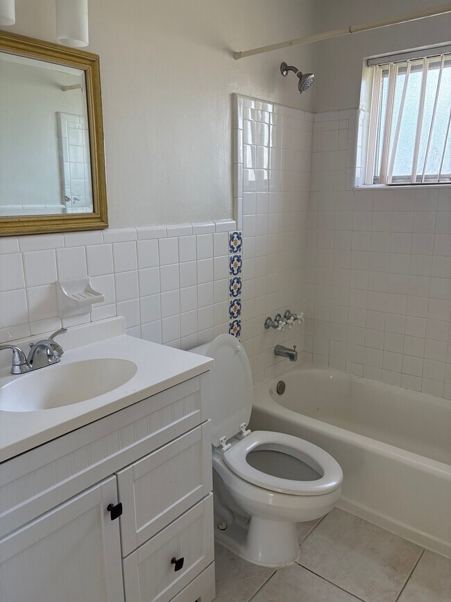 370 SW 1st St unit 370, Boca Raton, FL 33432 - photo 2