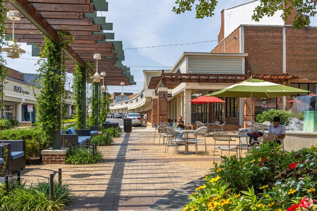 From Poke to Five Guys, the barracks has many food choices close to Greenbrier.