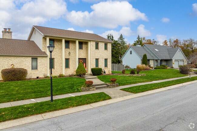 Georgetown Place residents are just minutes from Downtown Fort Wayne.