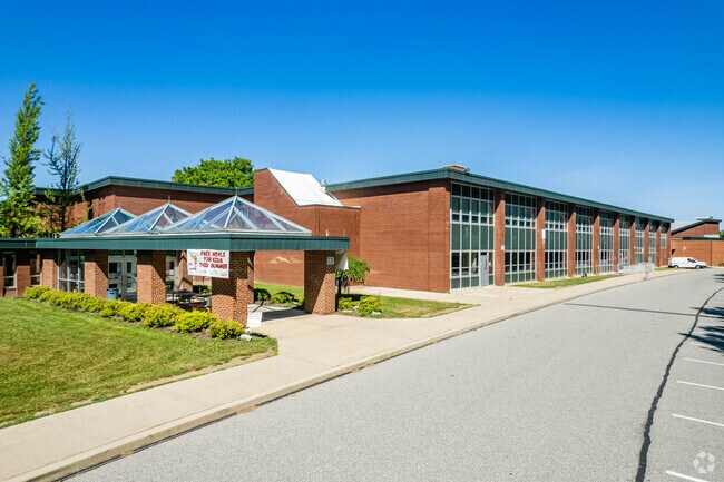 Keystone Oaks High School serves students from 9th grade through 10th grade.