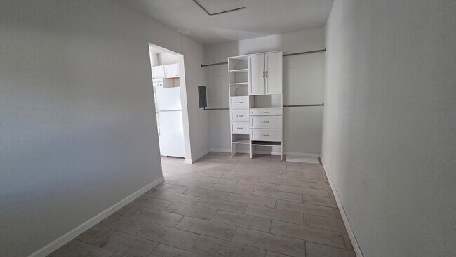 44655 Fig Ave unit 2, Lancaster, CA 93534 - photo 6