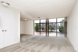 4530 W Pine Blvd, Saint Louis, MO 63108
